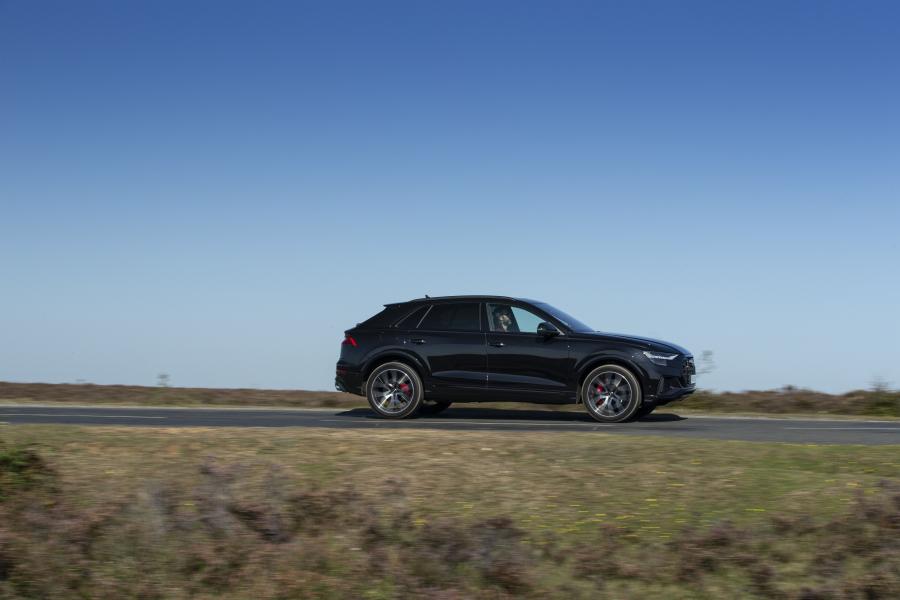  Audi SQ8 TDI 2019 года  (UK) (фото 17 из 40)